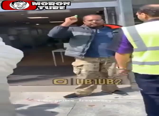Video: He attempts to use a water pistol to steal a bank!